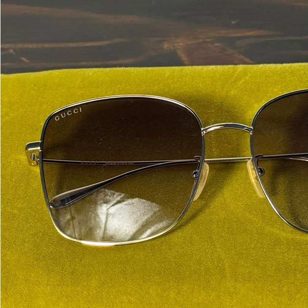 GUCCI Square Frame Gold/Grey Sunglasses with Charms,‎ Bags